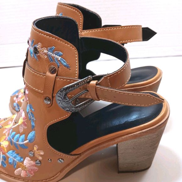 Floral Embroidered Western Cut-Out Ankle Booties Size 10 Block Heel Faux Leather - Picture 5 of 9